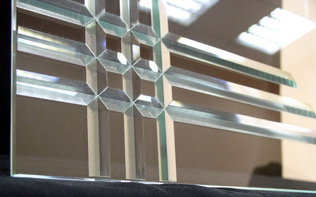 Гравировка стекла V-образная 10мм шлифованная